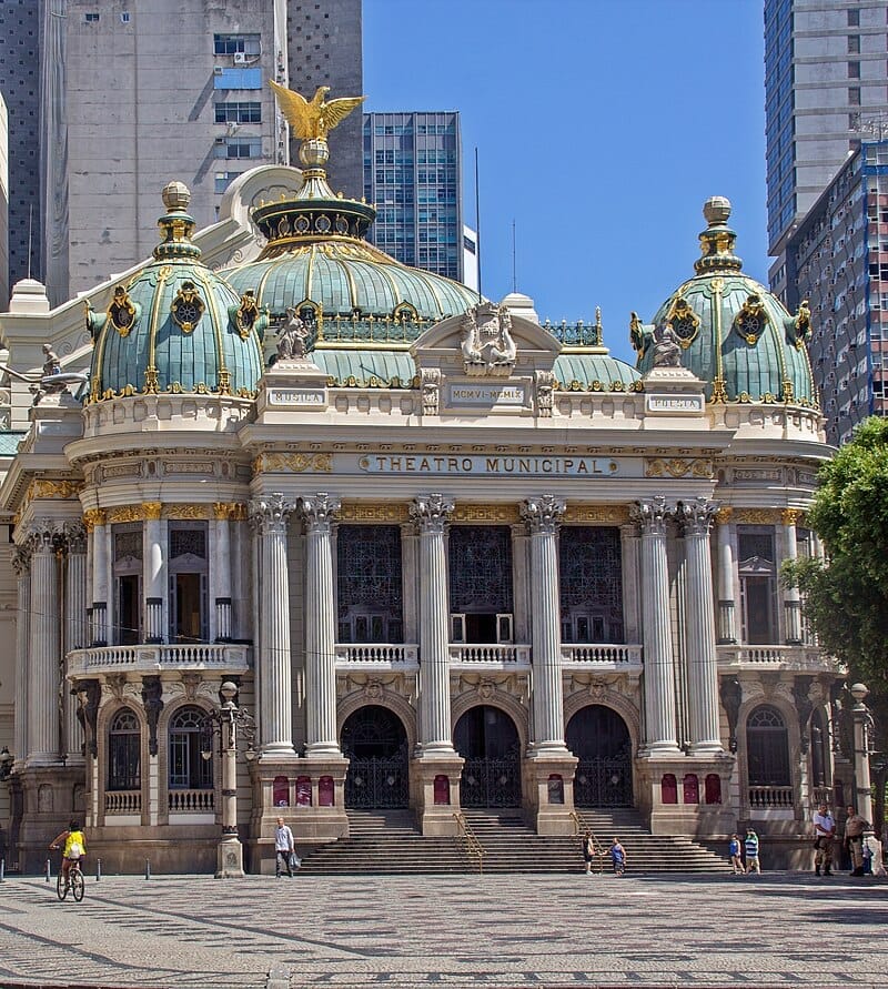 Rio_de_Janeiro_2019_200_(cropped)