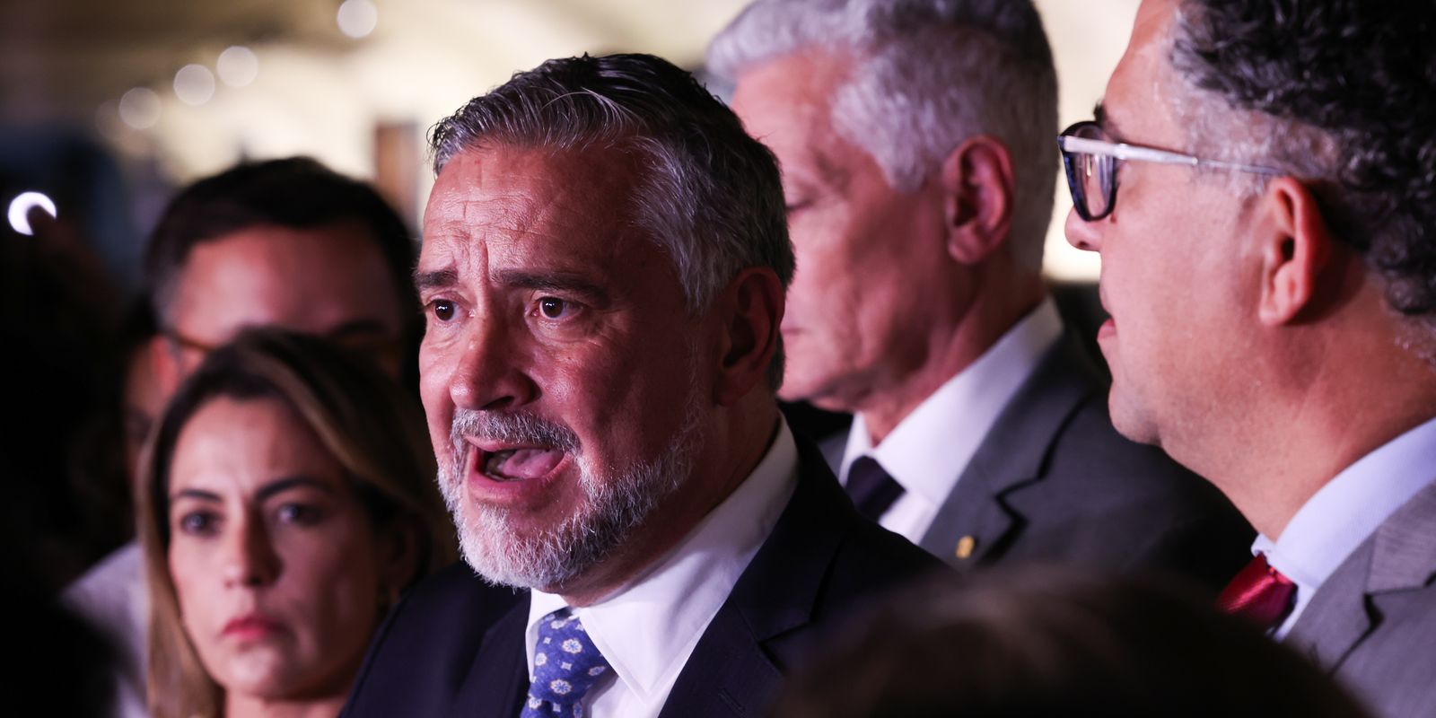 Base do governo solicita indiciamento de Bolsonaro na CPMI do INSS