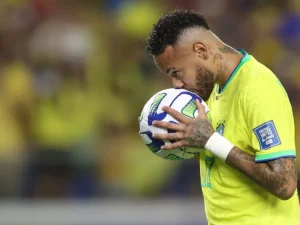 Nike e CBF Lançam o Novo Uniforme 'Amarelo Canário' da Seleção Brasileira para a Copa do Mundo.