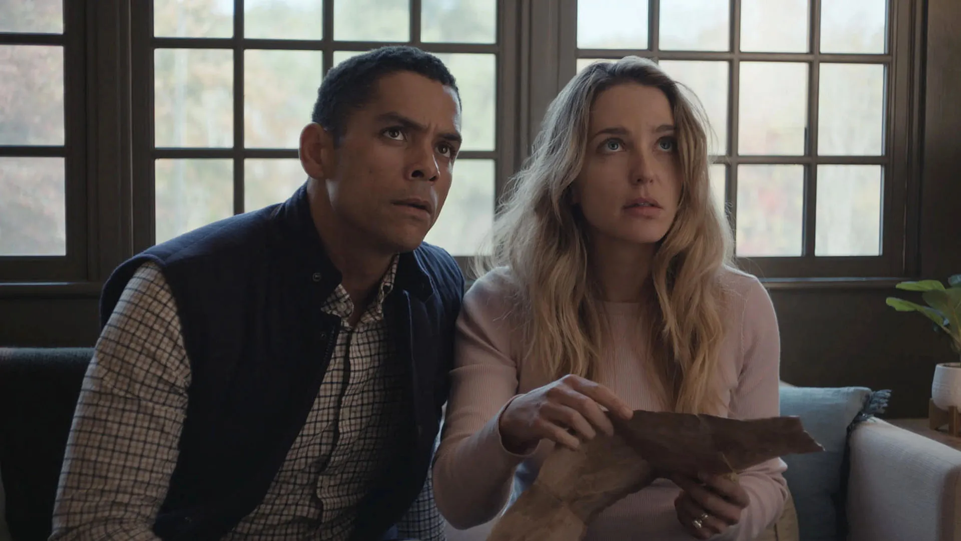 Jessica Rothe fala sobre sua experiência em ‘Impostores’ durante o SXSW e destaca seu amor por atuar em filmes de terror