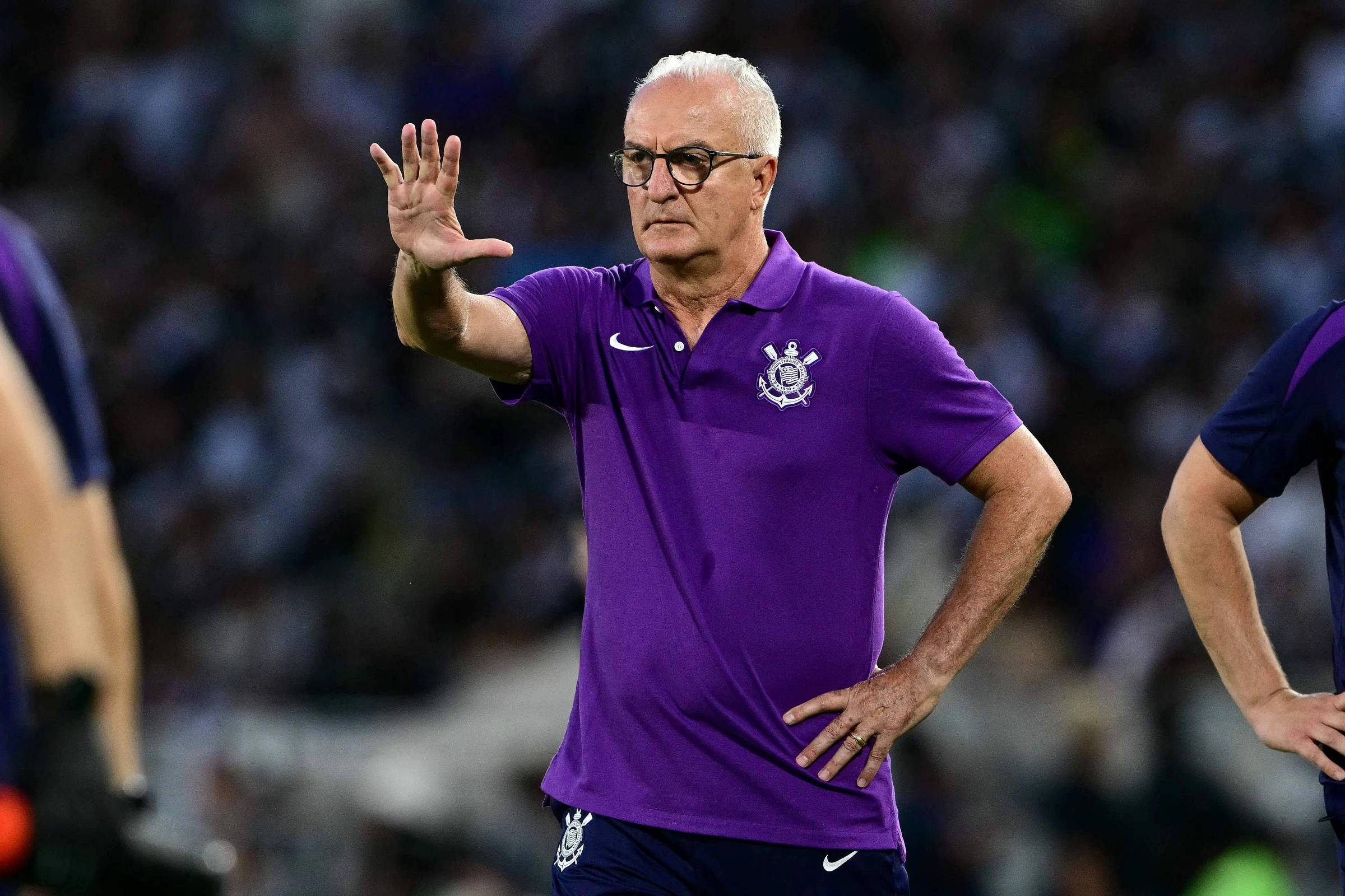 Corinthians demite Dorival Júnior após revés para o Internacional