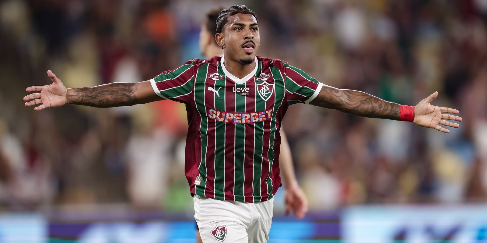 Fluminense vence Corinthians no Maracanã e assume vice-liderança do Brasileirão