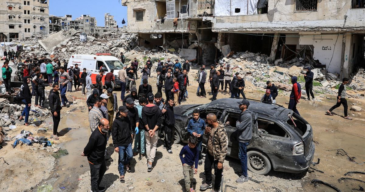 Ataque israelense deixa 10 mortos perto de escola usada como abrigo em Gaza