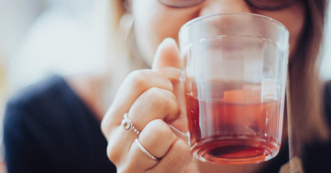 Chás diuréticos: o que são, quando usar corretamente e os riscos envolvidos