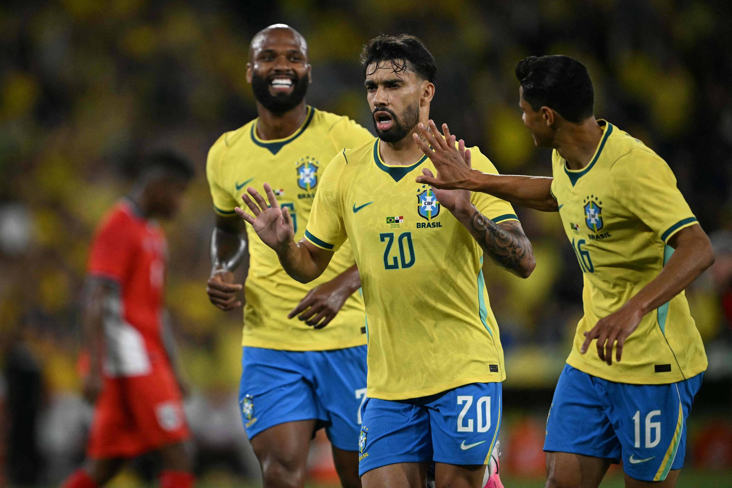 Ancelotti elogia desempenho dos reservas em goleada da seleção brasileira