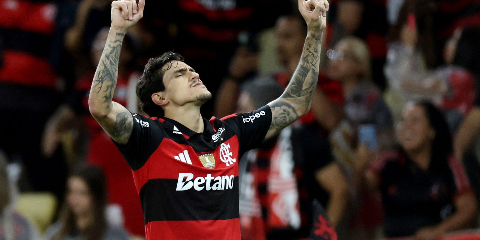Pedro decide e Flamengo garante vaga nas oitavas de final da Libertadores