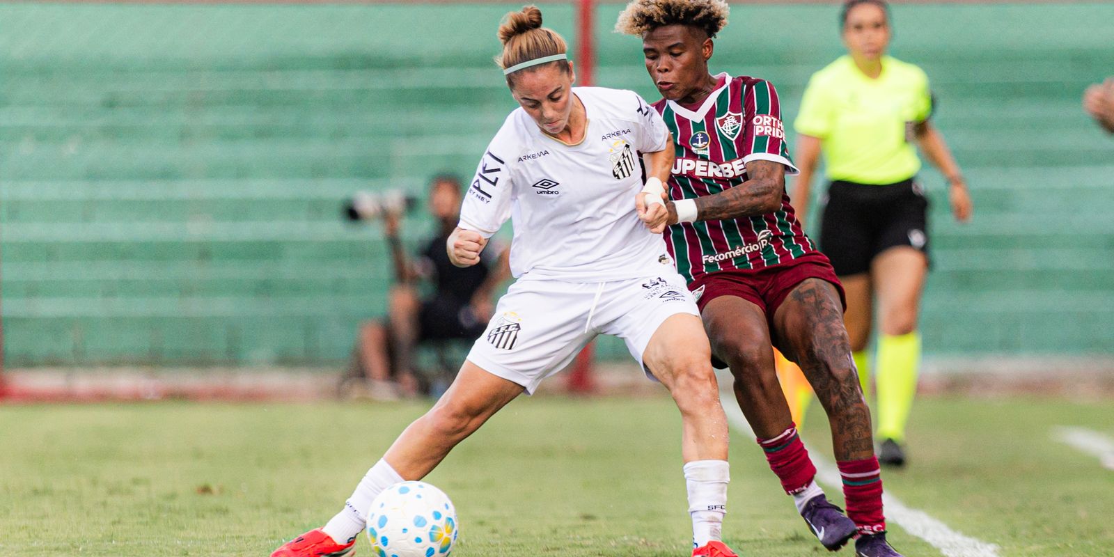 Santos vence Fluminense por 2 a 0 fora de casa e busca recuperação no Brasileiro Feminino