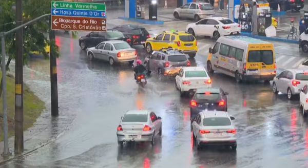 Temporal no Rio de Janeiro: Quase mil raios atingem o estado nesta quarta-feira
