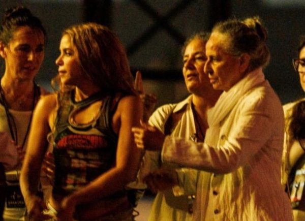 Maria Bethânia surpreende no ensaio da Loba em Copacabana antes do show de Shakira