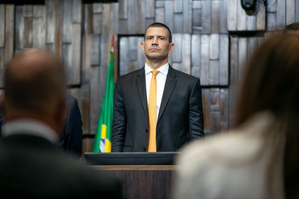 Ministro do STF nega pedido da Alerj para presidente da Casa assumir governo do estado
