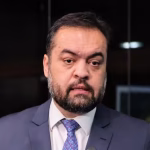 Operação da PF investiga fraude bilionária no caso Refit e resulta em bloqueio de ativos e afastamento de agentes públicos