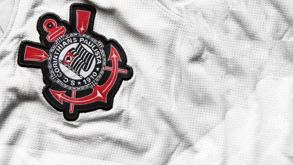Corinthians segue plano na Libertadores e se preocupa no Brasileirão