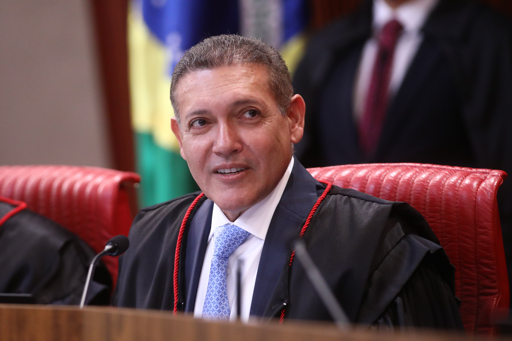 Nunes Marques assume a presidência do TSE com discurso em defesa da liberdade de expressão