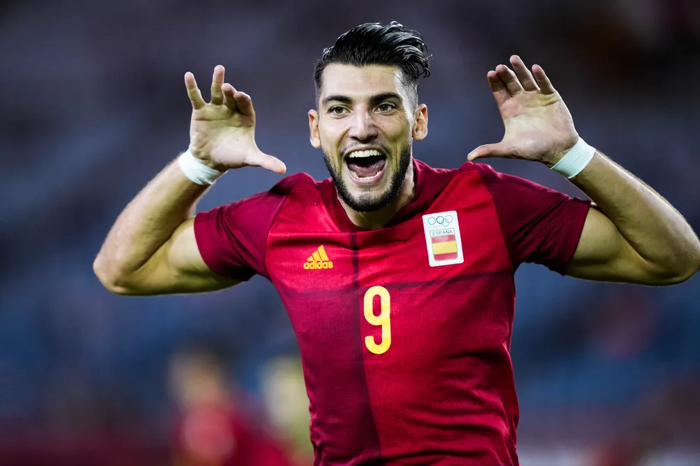 Jogador de futebol espanhol Rafa Mir condenado por agressão sexual: Entenda o caso e a sentença