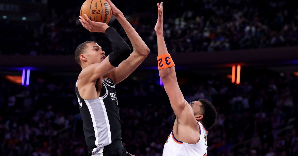 Spurs vencem Knicks em Nova York e reduzem desvantagem na final da NBA