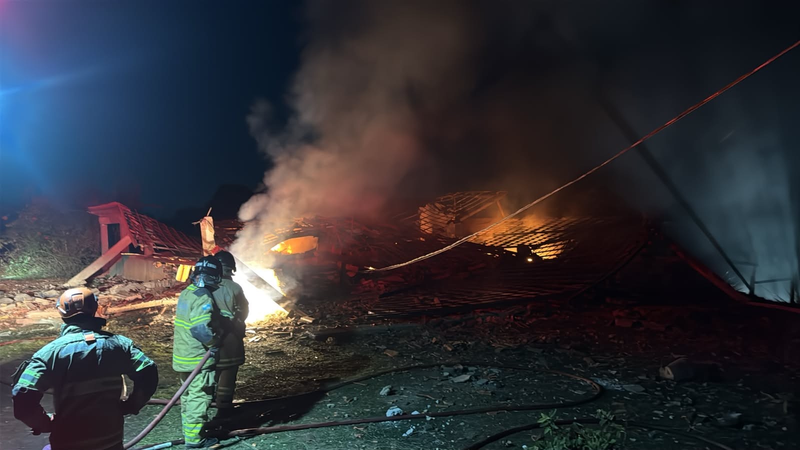Explosão em galpão de Nova Iguaçu mobiliza bombeiros e assusta moradores