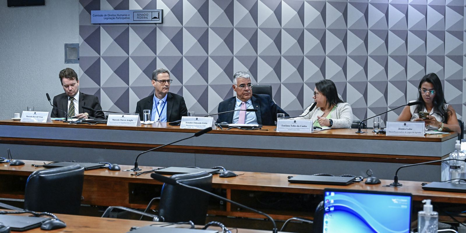 Defensores buscam regulamentação mais rígida para publicidade de apostas online no Brasil