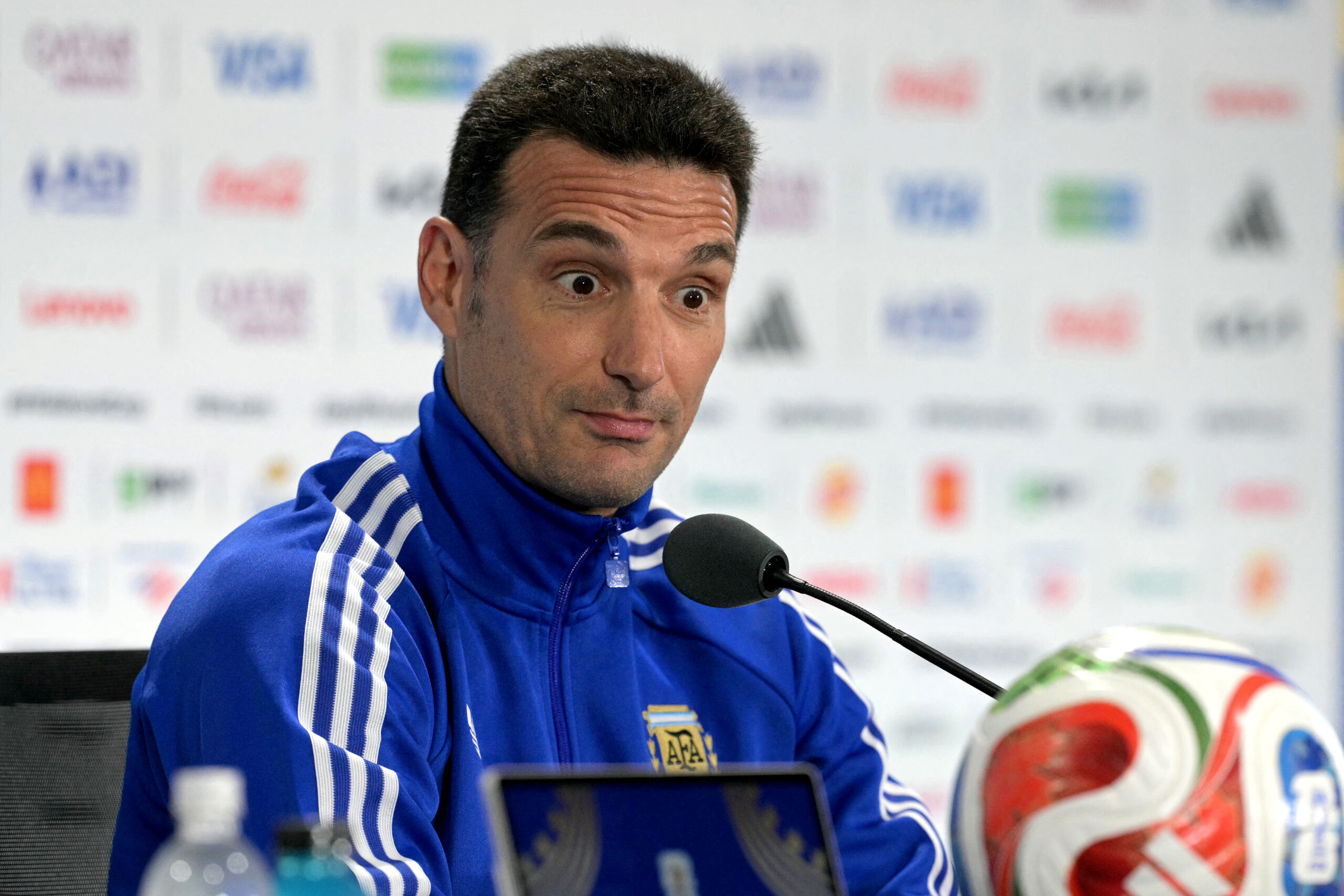 Treinador argentino Scaloni nega favorecimento da arbitragem na Copa do Mundo