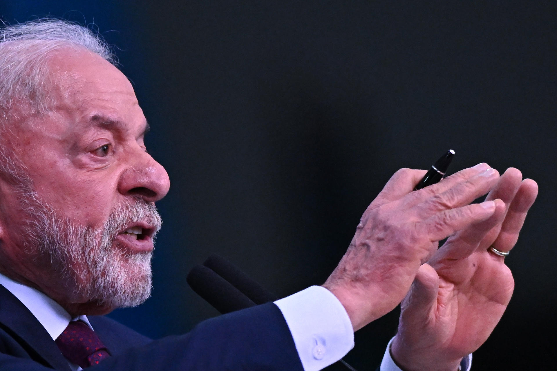 Brasil promete reciprocidade após os EUA imporem nova tarifa