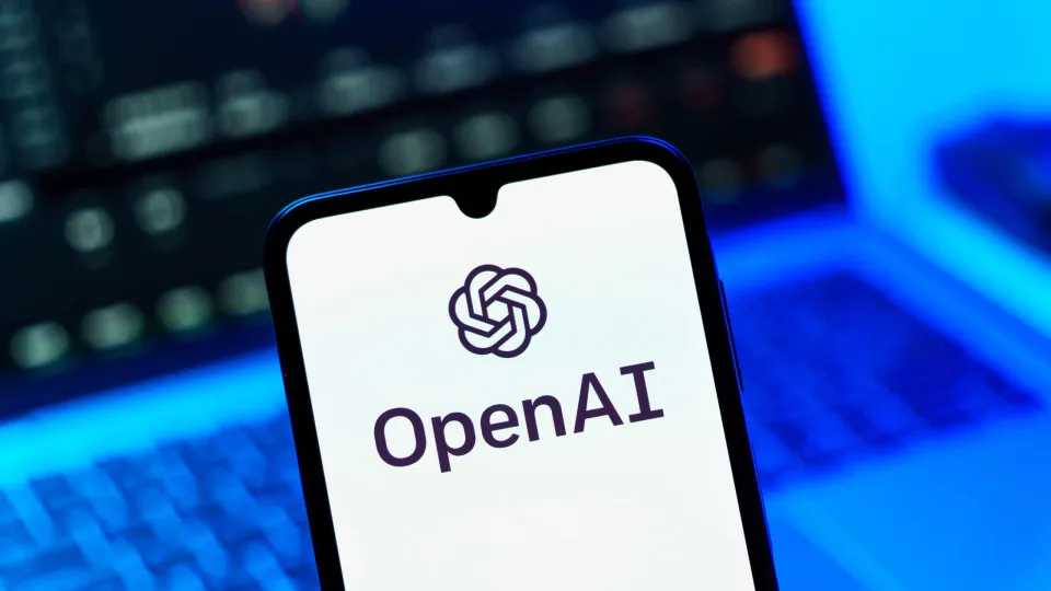 OpenAI lança GPT-Live: novos modelos de voz com capacidade de fala simultânea