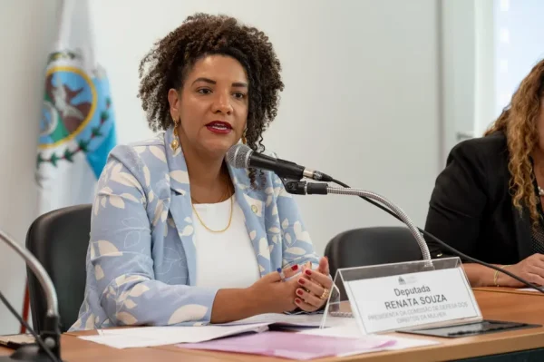 Justiça determina recondução de Renata Souza à presidência da Comissão da Mulher da Alerj