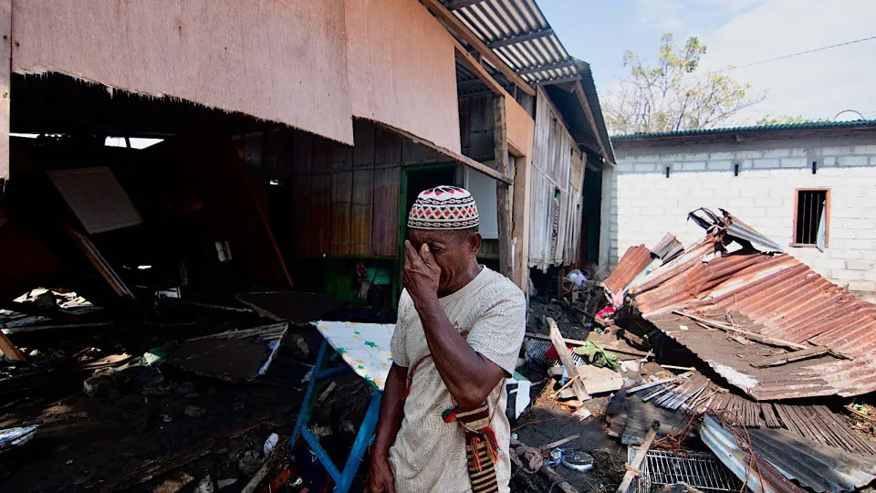 Terremoto na Indonésia Resulta em 50 Mortos