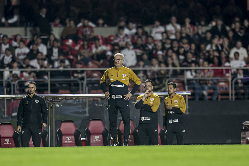 Dorival Júnior Expressa Frustração com Empate do São Paulo e Alerta para Desafios com Bola Parada