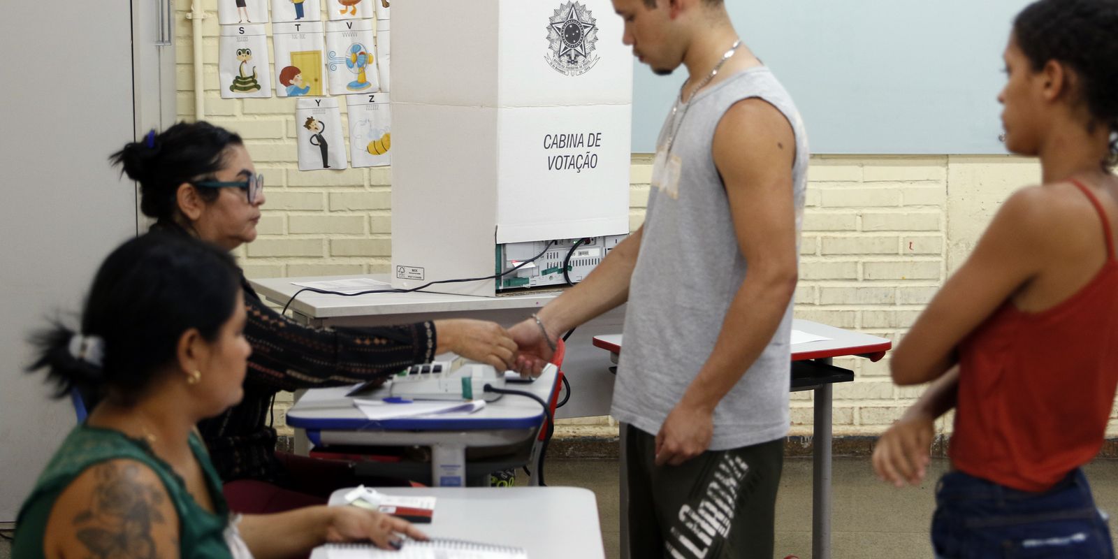 Impacto do Envelhecimento Populacional no Eleitorado Brasileiro: Uma Análise Detalhada