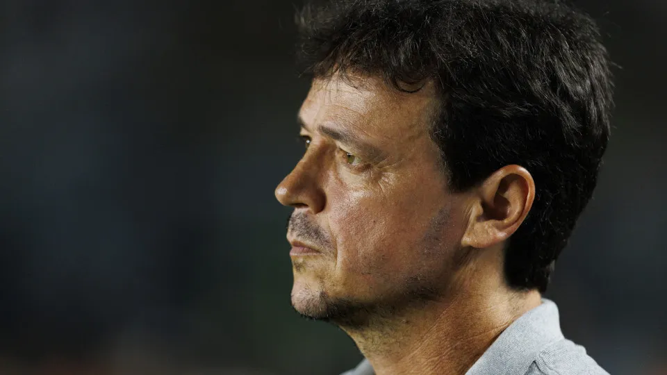Fernando Diniz Expressa Descontentamento com Saída de Memphis do Corinthians