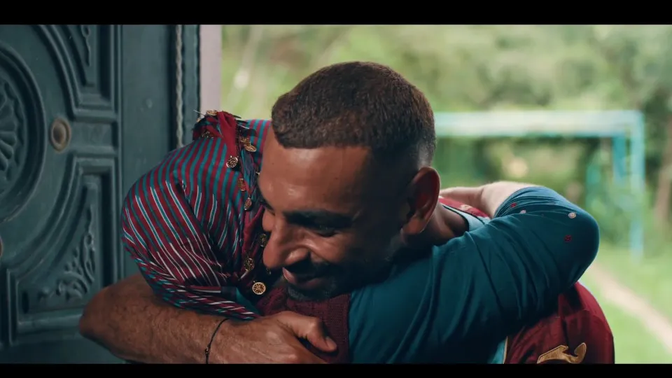 Salah Retorna ao Trabzonspor: Uma Apresentação Emocionante