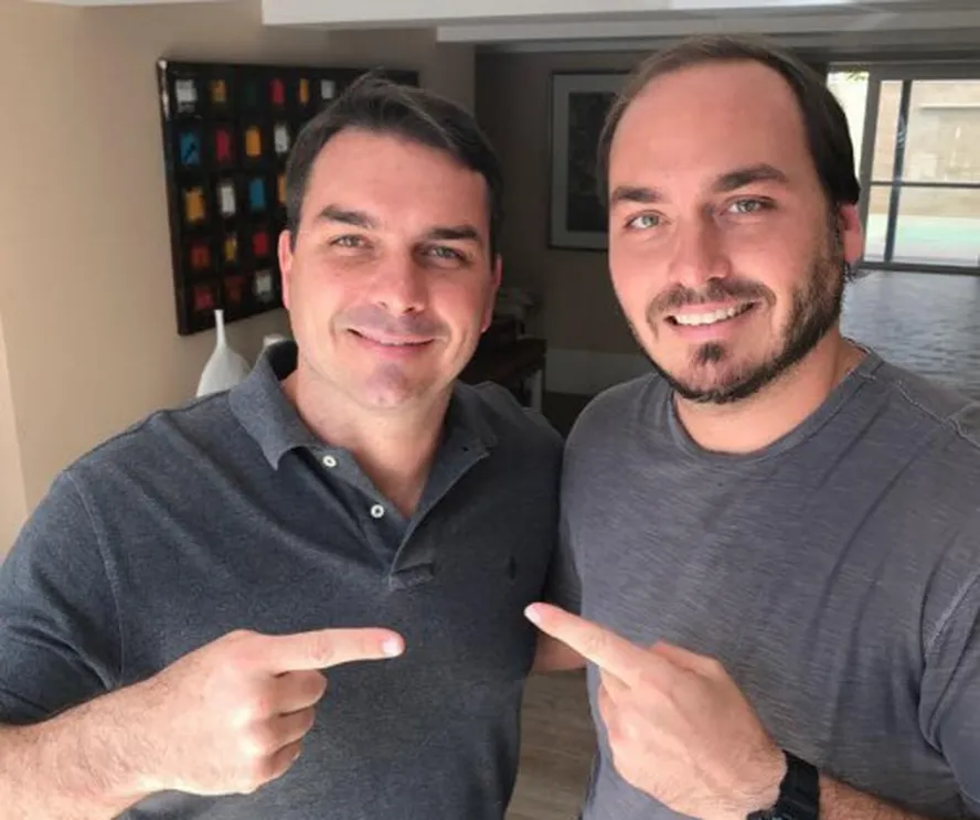 Flávio: Bolsonaro ficou “aliviado” com eleição de Carlos como senador em SC