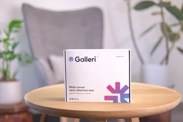 Um exame de sangue para 50 tipos de câncer? Entenda o que ele realmente revela e onde falha